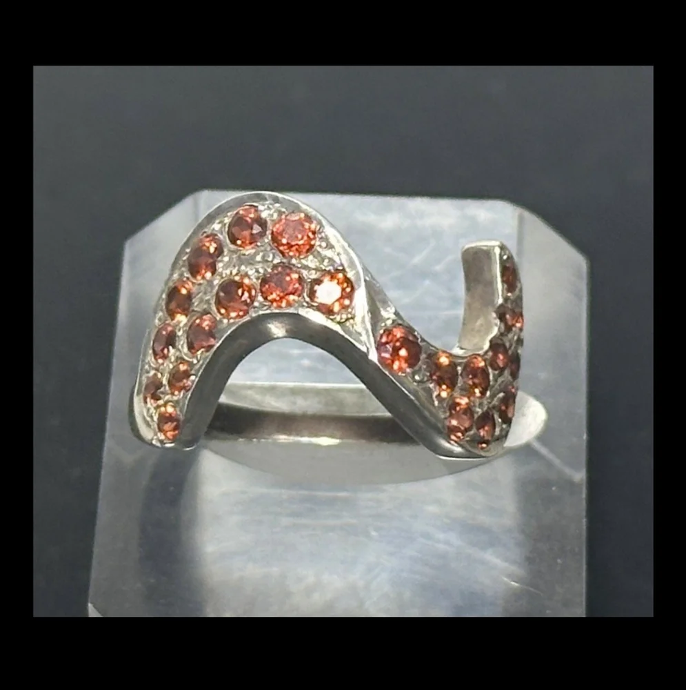 Elegant Silver and Pink Gemstone Ring